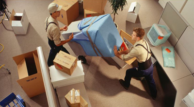 Ofisinizde işyerinizde bulunan tüm eşyaları, cinsine uygun biçimde paketleyerek yeni adresinize dikkatle taşıyoruz.